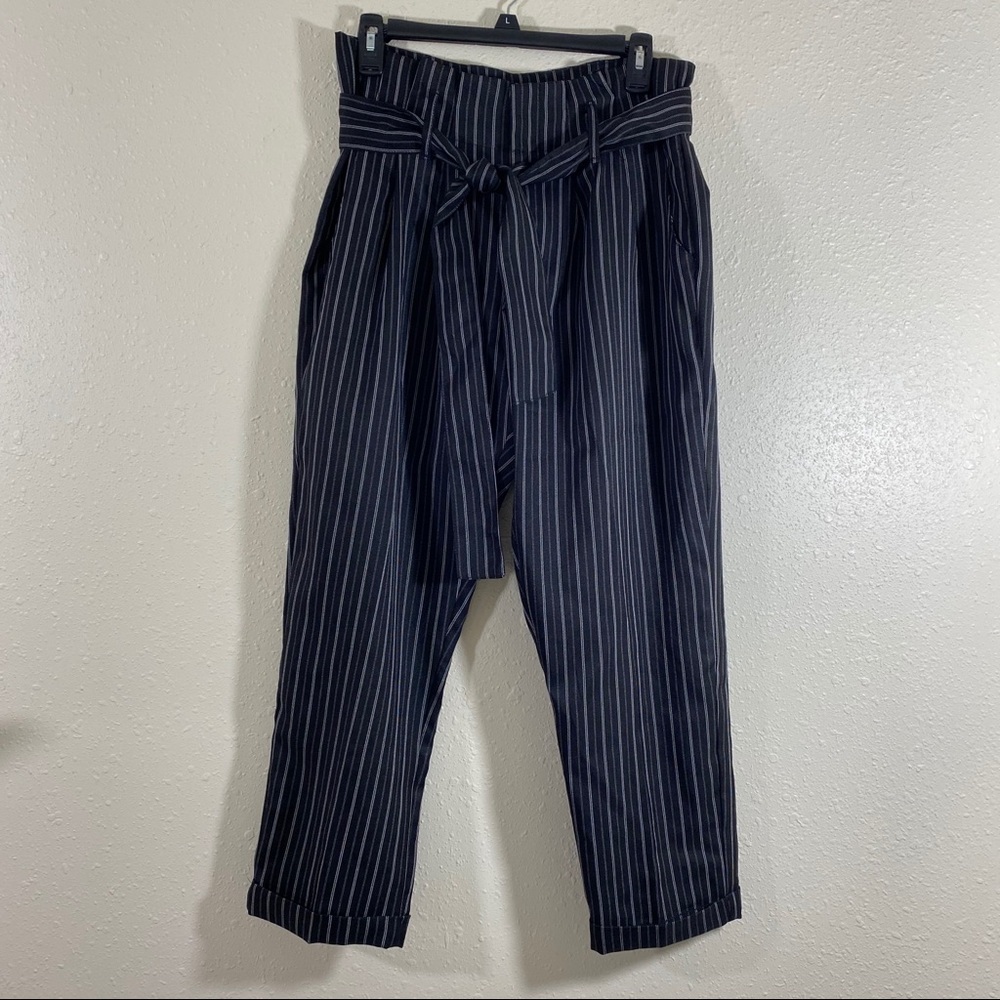 Indigo Rein Pinstriped Paperbag Pants Black White belted 11/29 Woman’s P…